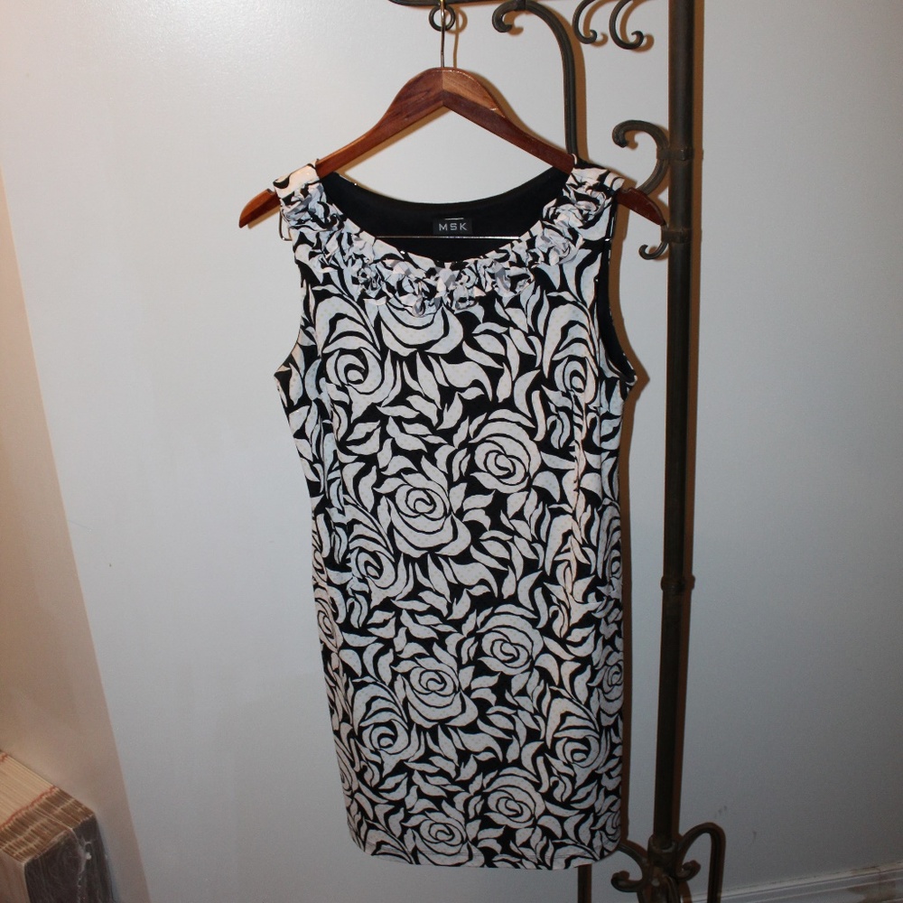 MSK Sleeveless Dress with Ruffle Collar